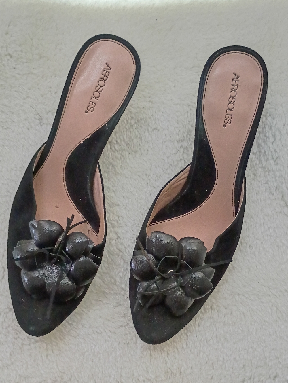 AEROSOLES Black Suede Floral Slide Kitten Heel Mules